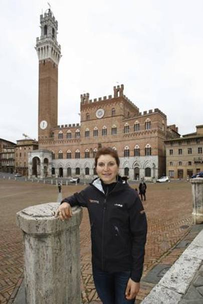 Elisa Longo Borghini in piazza Il Campo a Siena